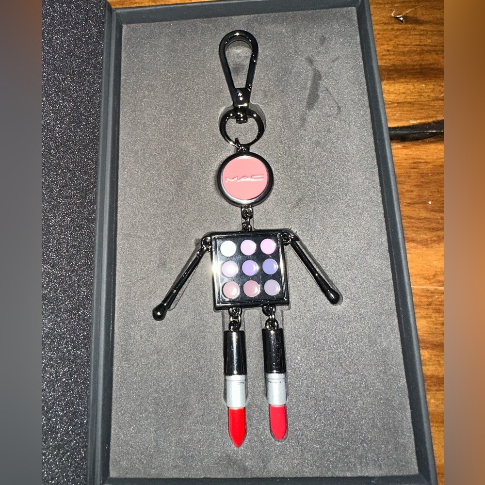MAC lover robot key chain